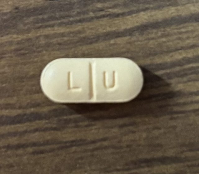 Sertraline 100 mg tablet