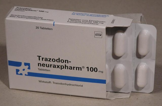 Trazodone 100 mg, box and blister
